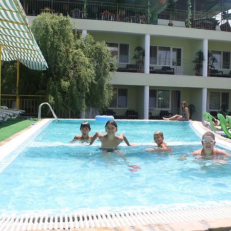 Green Hotel-Club Zatoka Luaran gambar